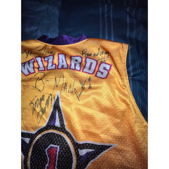 Harlem Wizards Yellow Basketball Jersey #1 Autographed by Team Players - Picture 3 of 5